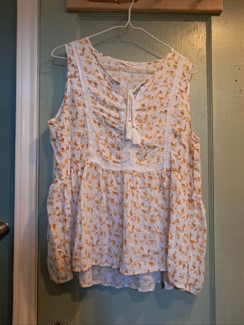 Jane and Delancey White Sleeveless Floral Tunic with Tassel Tie